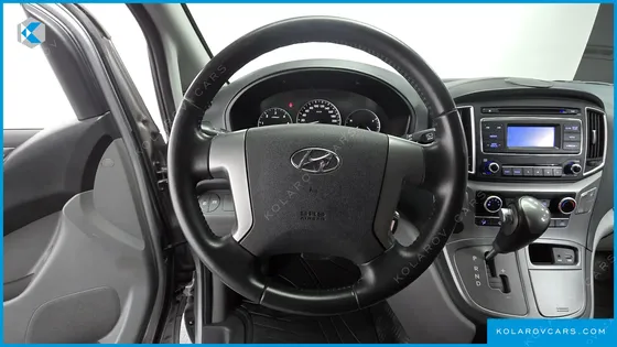 HYUNDAI STAREX VAN 3-SEATER