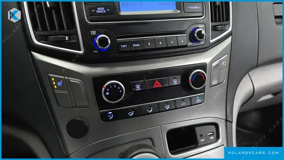 HYUNDAI STAREX VAN 3-SEATER