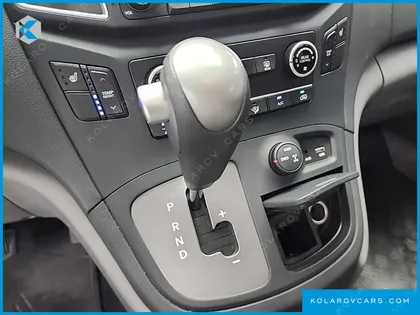 HYUNDAI STAREX 4WD WAGON 12-SEATER
