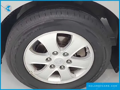 HYUNDAI STAREX 4WD WAGON 12-SEATER