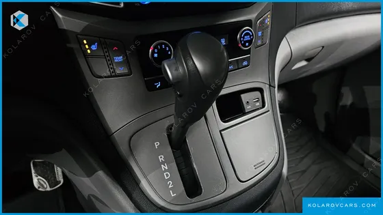 HYUNDAI STAREX 12-SEATER LPI WAGON
