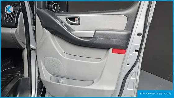 HYUNDAI STAREX 12-SEATER LPI WAGON
