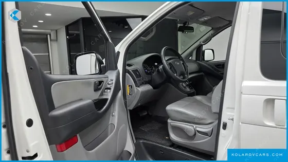 HYUNDAI STAREX WAGON 12-SEATER