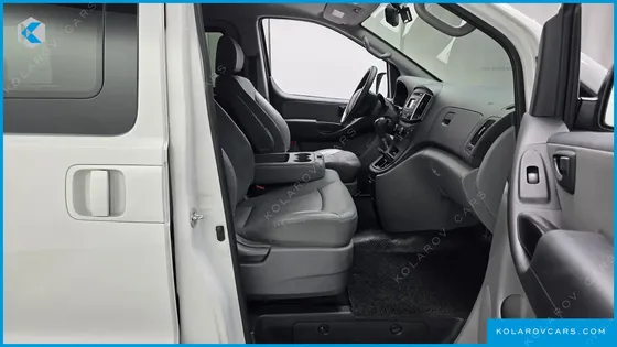 HYUNDAI STAREX WAGON 12-SEATER
