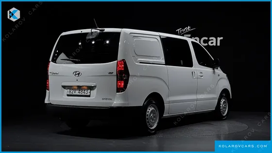 HYUNDAI STAREX VAN 5-SEATER