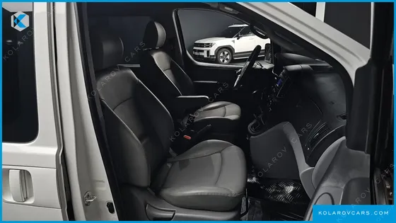 HYUNDAI STAREX VAN 5-SEATER