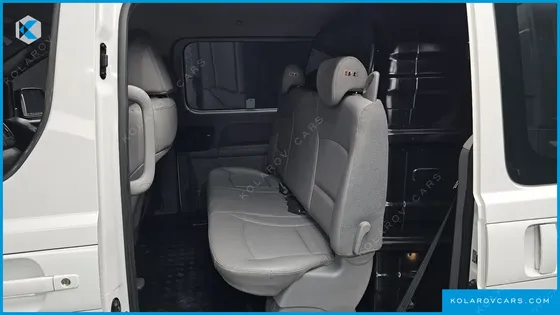 HYUNDAI STAREX VAN 5-SEATER