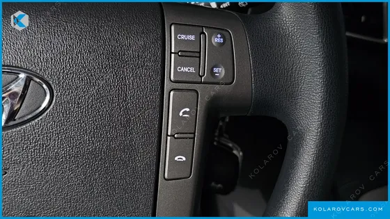 HYUNDAI STAREX VAN 5-SEATER
