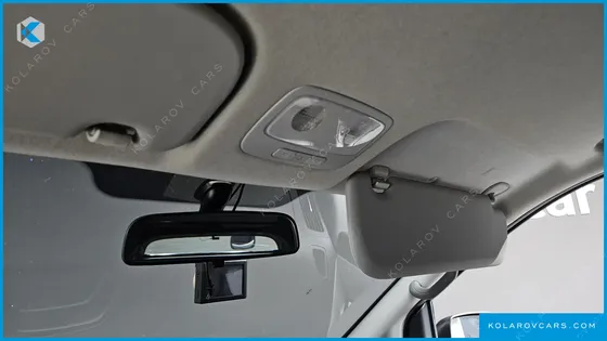 HYUNDAI STAREX VAN 5-SEATER