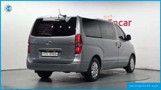 HYUNDAI STAREX VAN 5-SEATER