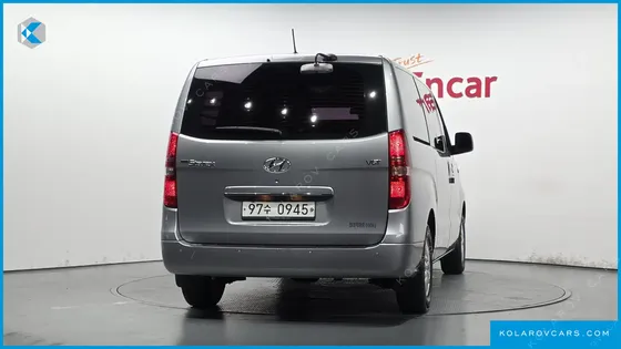 HYUNDAI STAREX VAN 5-SEATER