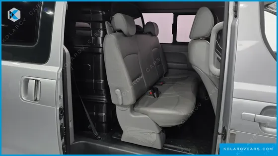 HYUNDAI STAREX VAN 5-SEATER
