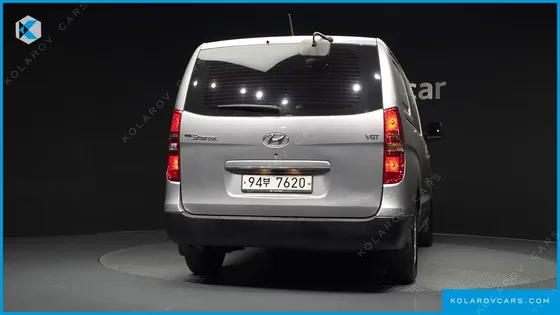 HYUNDAI STAREX 5-SEATER VAN