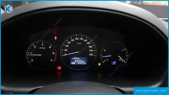 HYUNDAI STAREX 5-SEATER VAN