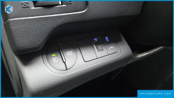 HYUNDAI STAREX 5-SEATER VAN
