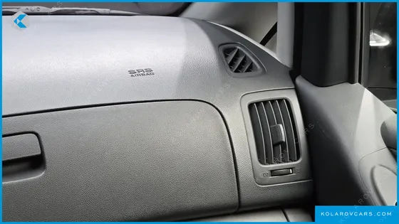 HYUNDAI STAREX 5-SEATER VAN