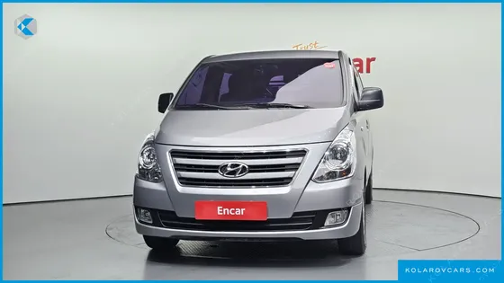 HYUNDAI STAREX 5-SEATER VAN
