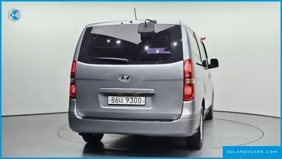 HYUNDAI STAREX 5-SEATER VAN