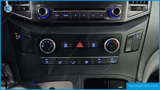 HYUNDAI STAREX 5-SEATER VAN