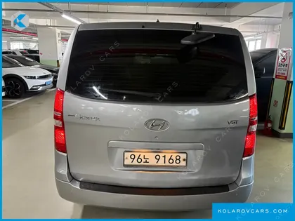 HYUNDAI STAREX 5-SEATER VAN