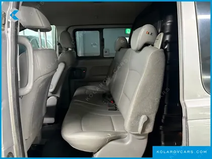 HYUNDAI STAREX 5-SEATER VAN