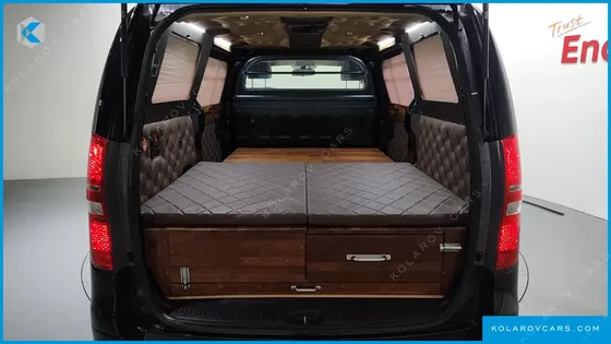 HYUNDAI STAREX VAN 3-SEATER