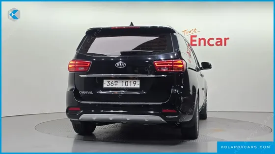 KIA CARNIVAL 9-SEATER PRSTIGE