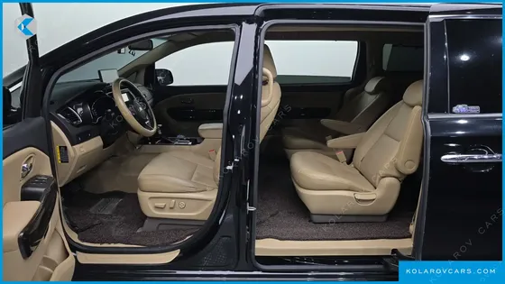 KIA CARNIVAL 9-SEATER PRSTIGE