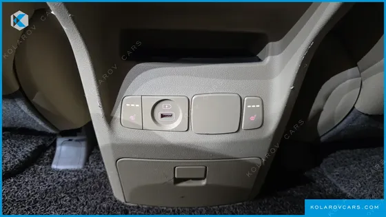KIA CARNIVAL 9-SEATER PRSTIGE