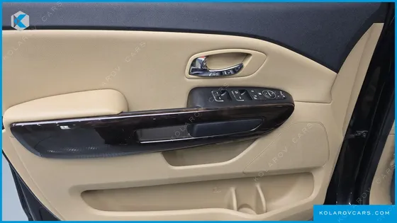 KIA CARNIVAL 9-SEATER PRSTIGE