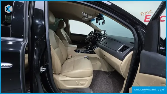 KIA CARNIVAL 9-SEATER PRSTIGE