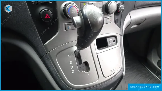 HYUNDAI STAREX 11-SEATER WAGON HVX
