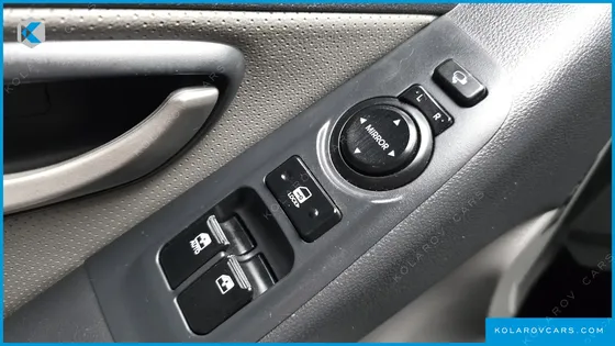 HYUNDAI STAREX 11-SEATER WAGON HVX