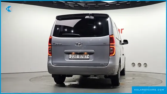 HYUNDAI STAREX 4WD URBAN 9-SEATER