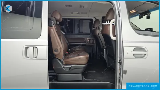 HYUNDAI STAREX 4WD URBAN 9-SEATER