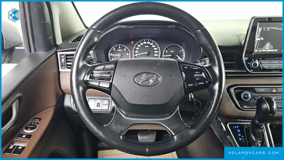 HYUNDAI STAREX 4WD URBAN 9-SEATER