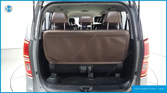 HYUNDAI STAREX 4WD URBAN 9-SEATER
