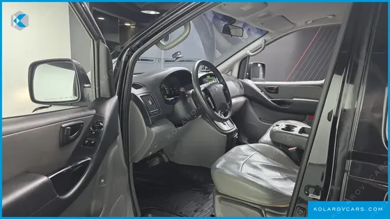 HYUNDAI STAREX 3-SEATER VAN