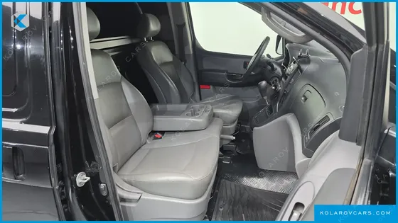 HYUNDAI STAREX 3-SEATER VAN