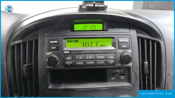 HYUNDAI STAREX 3-SEATER VAN