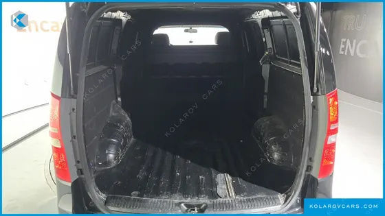 HYUNDAI STAREX 3-SEATER VAN