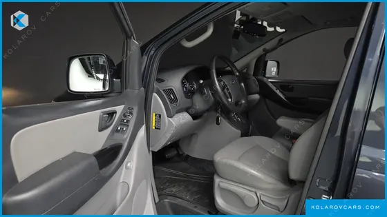 HYUNDAI STAREX WAGON 12-SEATER
