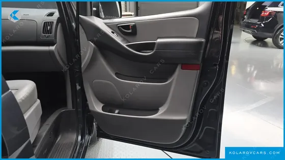HYUNDAI STAREX WAGON 12-SEATER