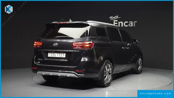 KIA CARNIVAL GASOLINE 9-SEATER PRESTIGE