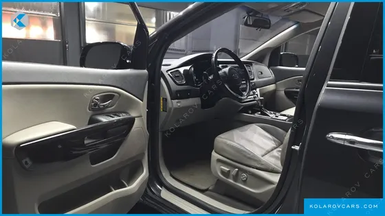 KIA CARNIVAL GASOLINE 9-SEATER PRESTIGE