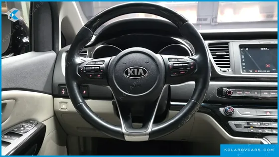 KIA CARNIVAL GASOLINE 9-SEATER PRESTIGE