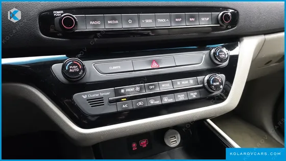 KIA CARNIVAL GASOLINE 9-SEATER PRESTIGE