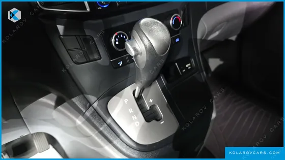 HYUNDAI STAREX VAN 3-SEATER