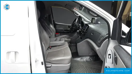 HYUNDAI STAREX VAN 3-SEATER