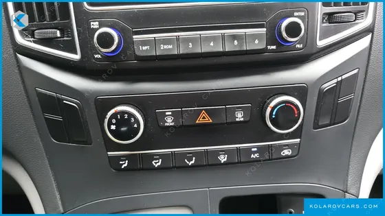 HYUNDAI STAREX VAN 3-SEATER